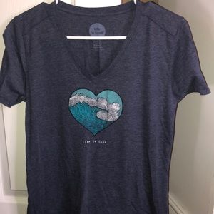 Life Is Good wave tee